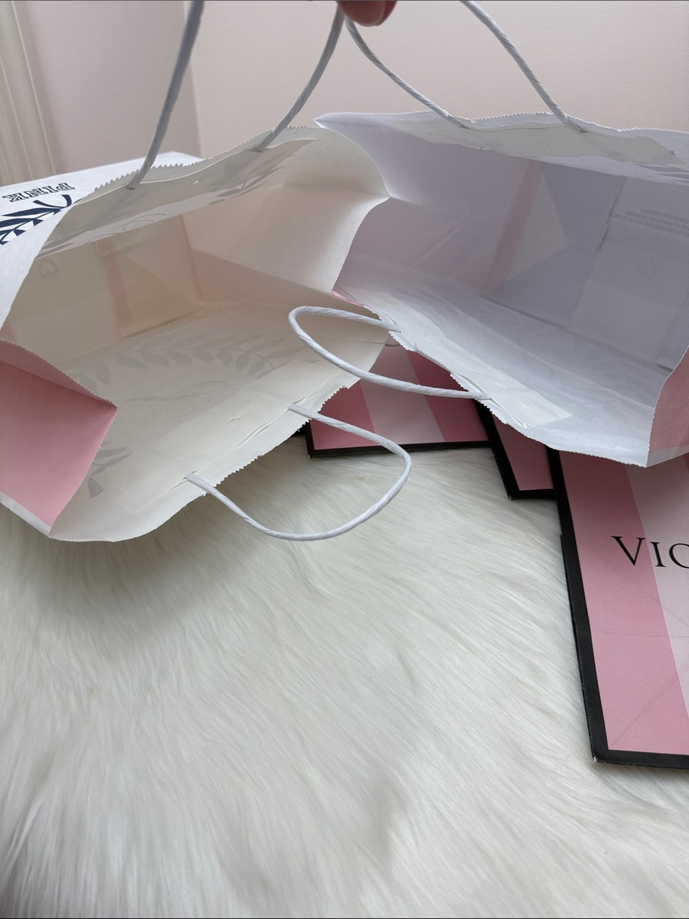 (8) Victoria’s Secret & PINK gift bags shopping bags - Picture 5 of 13